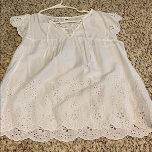 Women’s white top